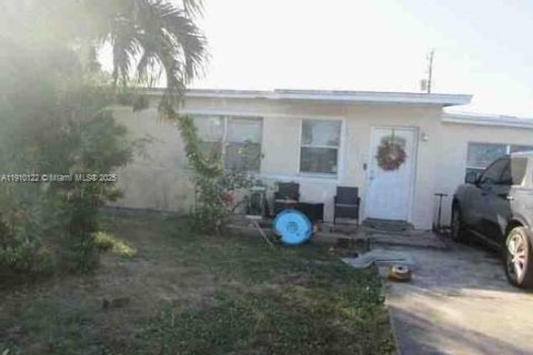 Villa ou maison à vendre à West Park, Floride: 5 chambres, 117.06 m2 № 1967030 - photo 1