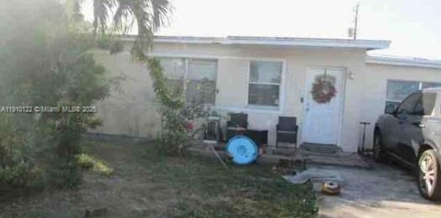 Villa ou maison à West Park, Floride 5 chambres, 117.06 m2 № 1967030