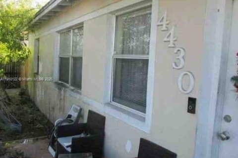 Villa ou maison à vendre à West Park, Floride: 5 chambres, 117.06 m2 № 1967030 - photo 2