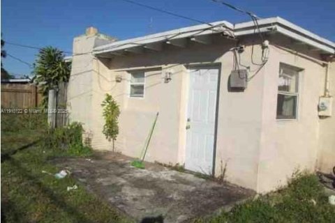 Villa ou maison à vendre à West Park, Floride: 5 chambres, 117.06 m2 № 1967030 - photo 3