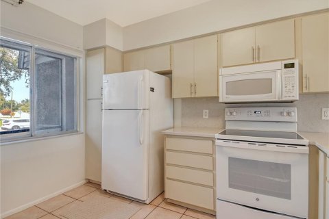 Copropriété à vendre à Sarasota, Floride: 2 chambres, 89 m2 № 1813145 - photo 12