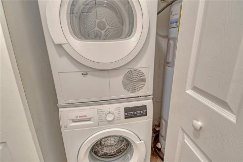 Copropriété à vendre à Sarasota, Floride: 2 chambres, 89 m2 № 1813145 - photo 11