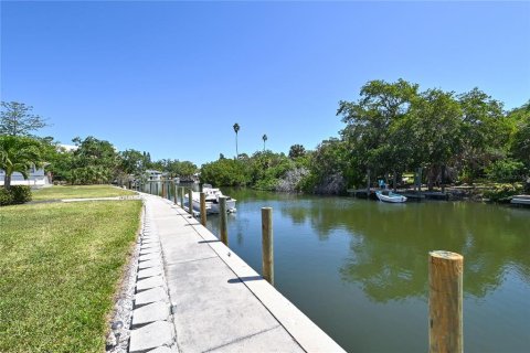 Copropriété à vendre à Sarasota, Floride: 2 chambres, 89 m2 № 1813145 - photo 28