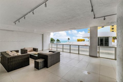 Copropriété à vendre à Sunny Isles Beach, Floride: 3 chambres, 187.66 m2 № 1788671 - photo 17