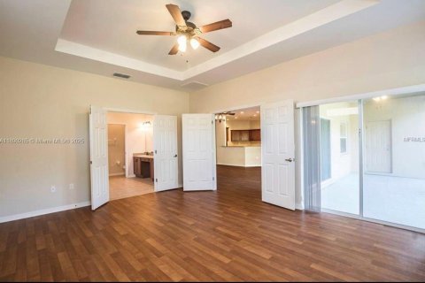 Casa en venta en Lakeland, Florida, 5 dormitorios, 270.16 m2 № 1952702 - foto 10