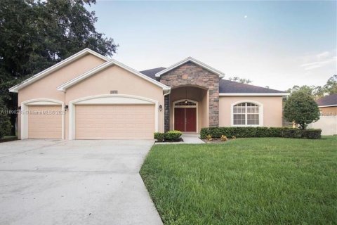 Casa en venta en Lakeland, Florida, 5 dormitorios, 270.16 m2 № 1952702 - foto 1