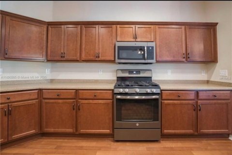 Casa en venta en Lakeland, Florida, 5 dormitorios, 270.16 m2 № 1952702 - foto 12