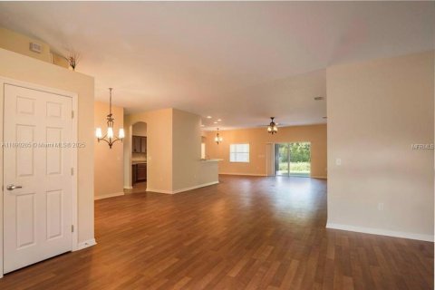 Casa en venta en Lakeland, Florida, 5 dormitorios, 270.16 m2 № 1952702 - foto 9