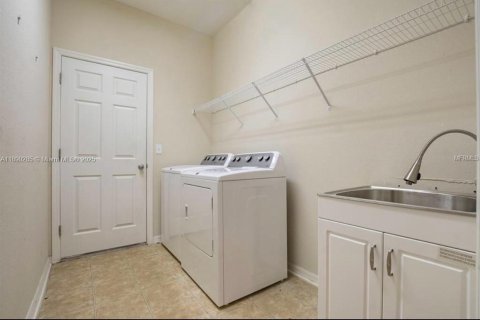 Casa en venta en Lakeland, Florida, 5 dormitorios, 270.16 m2 № 1952702 - foto 16