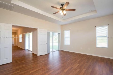 Casa en venta en Lakeland, Florida, 5 dormitorios, 270.16 m2 № 1952702 - foto 8