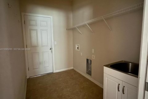 House in Lakeland, Florida 5 bedrooms, 270.16 sq.m. № 1952702 - photo 26