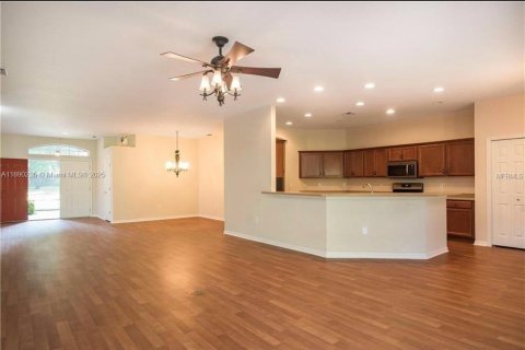 Casa en venta en Lakeland, Florida, 5 dormitorios, 270.16 m2 № 1952702 - foto 3