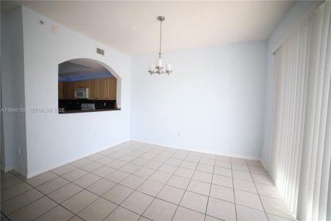 Copropriété à louer à Miami, Floride: 3 chambres, 128.67 m2 № 2028175 - photo 8