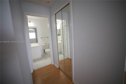 Copropriété à louer à Miami, Floride: 3 chambres, 128.67 m2 № 2028175 - photo 22