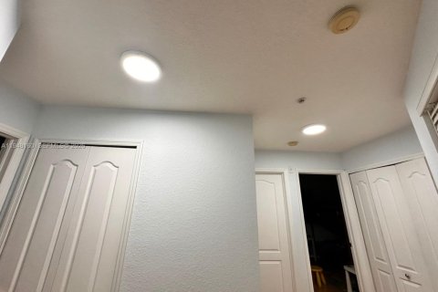 Copropriété à louer à Miami, Floride: 3 chambres, 128.67 m2 № 2028175 - photo 26