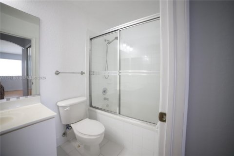 Copropriété à louer à Miami, Floride: 3 chambres, 128.67 m2 № 2028175 - photo 24