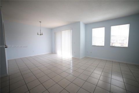 Copropriété à louer à Miami, Floride: 3 chambres, 128.67 m2 № 2028175 - photo 7