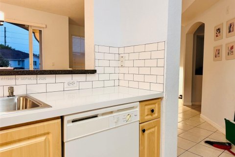 Copropriété à louer à Miami, Floride: 3 chambres, 128.67 m2 № 2028175 - photo 10