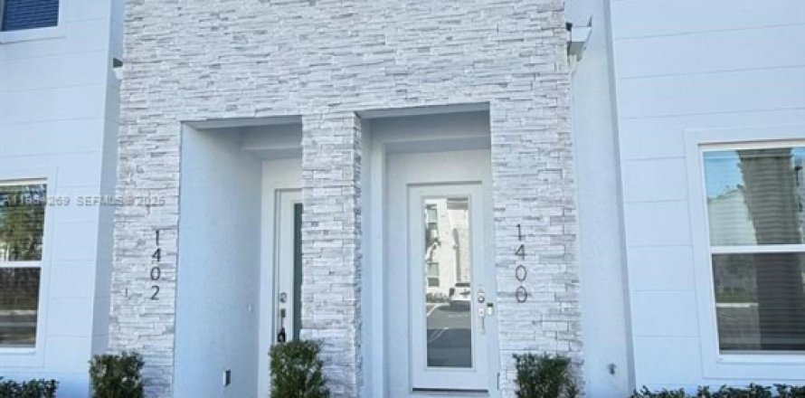 Adosado en Clermont, Florida 3 dormitorios № 2045467