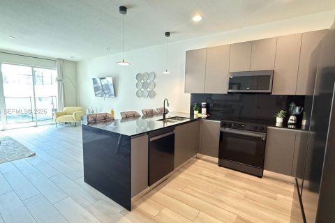 Adosado en alquiler en Clermont, Florida, 3 dormitorios № 2045467 - foto 2