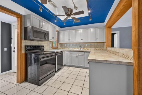 Villa ou maison à vendre à Saint Petersburg, Floride: 3 chambres, 144.56 m2 № 2410186 - photo 8