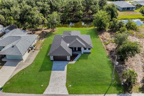 House in Englewood, Florida 3 bedrooms, 132.94 sq.m. № 1742639 - photo 9