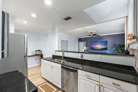 Copropriété à vendre à Saint Petersburg, Floride: 2 chambres, 98.94 m2 № 1582112 - photo 6