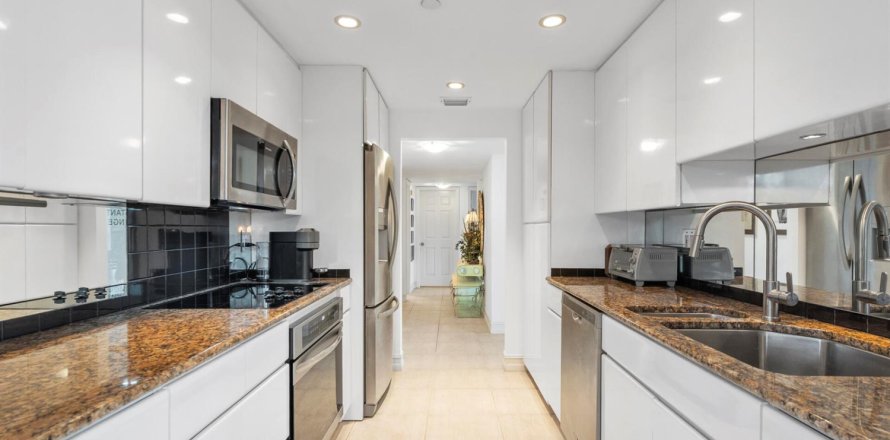 Condo in Boca Raton, Florida, 3 bedrooms № 2187972