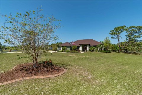 Villa ou maison à vendre à Silver Springs Shores, Floride: 4 chambres, 368.73 m2 № 1722208 - photo 16