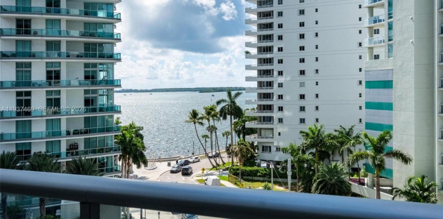 Кондоминиум с 1 спальней в Майами, Флорида № 1995334