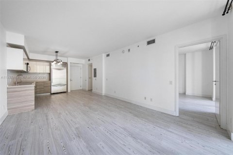 Купить кондоминиум в Майами, Флорида 1 спальня, 64.66м2, № 1995334 - фото 8