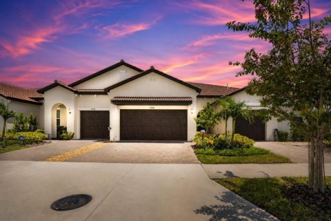 House in Wimauma, Florida 2 bedrooms, 162.02 sq.m. № 2287324