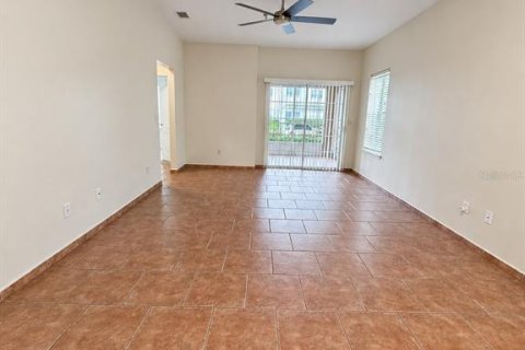 Condo in Orlando, Florida, 3 bedrooms  № 2379645 - photo 15