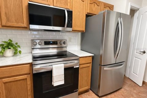 Condo in Orlando, Florida, 3 bedrooms  № 2379645 - photo 12
