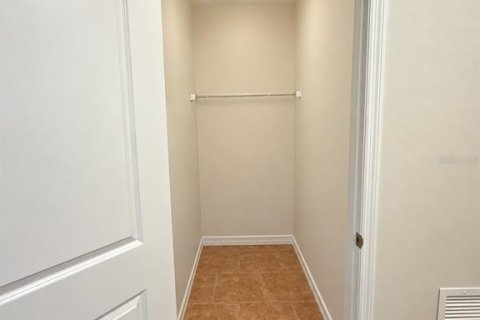 Condo in Orlando, Florida, 3 bedrooms  № 2379645 - photo 7