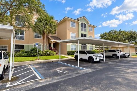 Condo in Orlando, Florida, 3 bedrooms  № 2379645 - photo 5