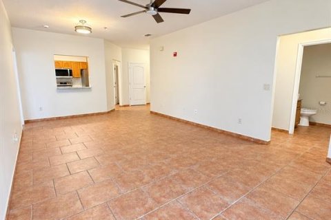 Condo in Orlando, Florida, 3 bedrooms  № 2379645 - photo 14
