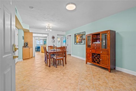 Copropriété à vendre à Daytona Beach Shores, Floride: 3 chambres, 175.03 m2 № 2324389 - photo 3