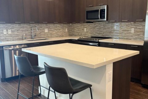 Снять в аренду кондоминиум в Дорал, Флорида 4 спальни, 140.19м2, № 2038354 - фото 29