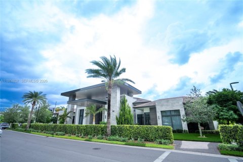 Снять в аренду кондоминиум в Дорал, Флорида 4 спальни, 140.19м2, № 2038354 - фото 1