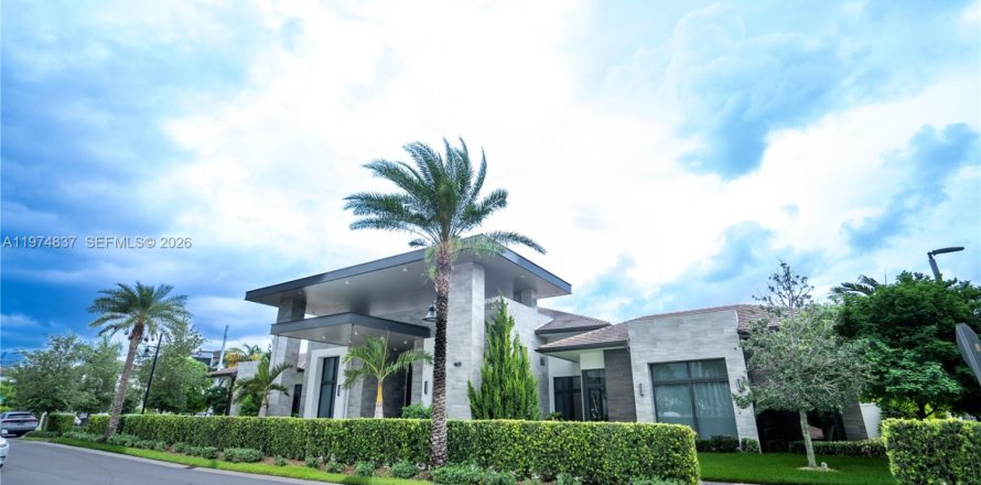 Кондоминиум с 4 спальнями в Дорал, Флорида № 2038354