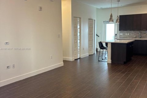 Снять в аренду кондоминиум в Дорал, Флорида 4 спальни, 140.19м2, № 2038354 - фото 20