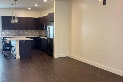 Снять в аренду кондоминиум в Дорал, Флорида 4 спальни, 140.19м2, № 2038354 - фото 19