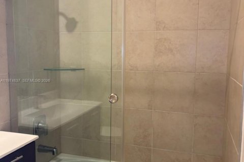 Снять в аренду кондоминиум в Дорал, Флорида 4 спальни, 140.19м2, № 2038354 - фото 26