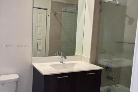 Снять в аренду кондоминиум в Дорал, Флорида 4 спальни, 140.19м2, № 2038354 - фото 22