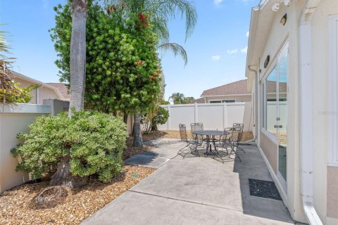 House in The Villages, Florida 2 bedrooms, 111.11 sq.m. № 2202464 - photo 21