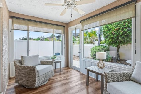 House in The Villages, Florida 2 bedrooms, 111.11 sq.m. № 2202464 - photo 19