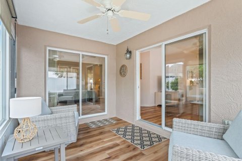 House in The Villages, Florida 2 bedrooms, 111.11 sq.m. № 2202464 - photo 20