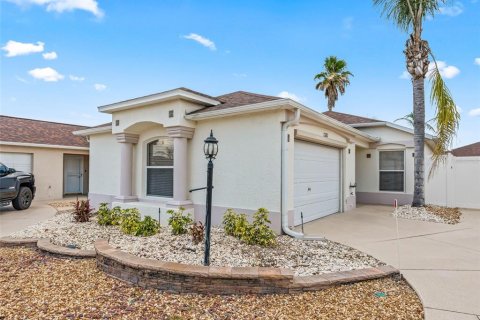 House in The Villages, Florida 2 bedrooms, 111.11 sq.m. № 2202464