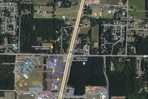 Commercial property in Crestview, Florida № 559610 - photo 1